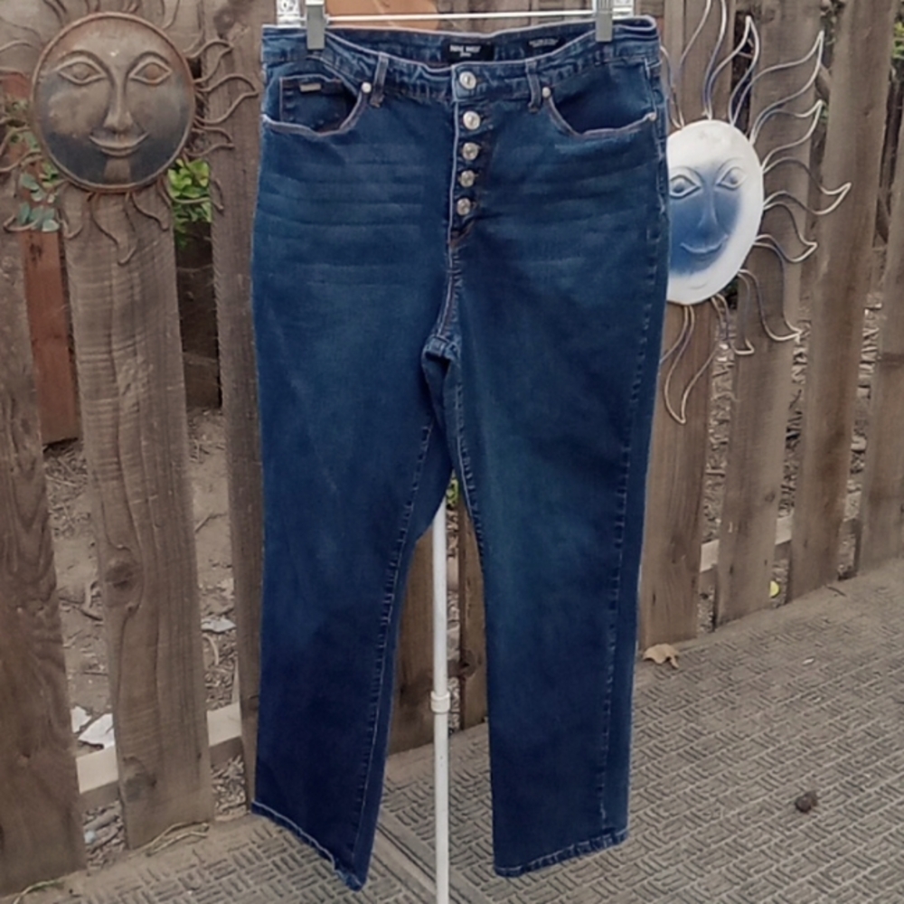 9 West jeans, very good stretch. Blue Button fly. Size 14.